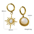 Boucles d'oreilles en acier doré 14K avec nacre blanche en étoile et cercle - Étoile et rond asymétrique