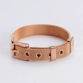 Dettaglio del bracciale a maglia oro rosa con fibbia regolabile e fori di misura - Larghezza 10mm / Oro rosa