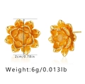 Macro view of 18K gold camellia earrings with 2cm diameter and 6g weight details - KE0443