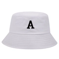 Chapeau bob en coton blanc avec lettre A brodée noire sur fond blanc épuré - Taille unique / Blanc