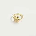 Goldener verstellbarer Ring mit funkelndem Zirkonia-Bären-Design auf weißem Grund - Weißer Zirkonia Bärenring