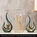 Set decorativo moderno di lusso in ceramica verde smeraldo con base dorata - Set Fenice Verde Oro 3 Pezzi (con Ornamento in Sfera di Vetro)
