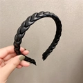 Geflochtenes schwarzes PU-Leder-Stirnband mit stilvollem Twist-Design in der Hand - Stil 3 / Schwarz