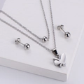 Conjunto de joyas de acero de titanio con collar de mariposa y pendientes de bola - Collar Doble Mariposa + Juego de Pendientes de Botón de Perlas Redondas / Color Acero