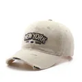 Beige Baseballkappe mit New York 1989 Stickerei und modischen Vintage-Used-Effekten - Beige