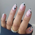 Unghie finte a mandorla rosa con cuori e pois per un look moderno alla francese - Stile Francese Cuore Rosa - Modello con Colla (Y-172)