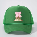 Grüne Trucker Cap mit Cowboy-Stiefeln, rosa Schleifen und dekorativer Frontkordel - Grasgrün