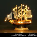 Ξύλινο μοντέλο ιστιοφόρου με φώτα LED, ριγέ πανιά, ναυτική διακόσμηση γραφείου 16cm - 16cm Με Φως LED (Χρώμα Ξύλου)