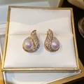Pendientes de perlas doradas con diseño de cola de pez de circón en caja de terciopelo - Dorado (Pin de Plata S925)
