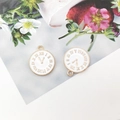 Ciondoli a orologio in smalto bianco con numeri romani e bordo dorato per gioielli DIY - Orologio di Alice / 15x17mm