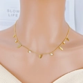 Goldene Edelstahlkette mit zarten Blattanhängern und Zirkonia-Perlen für Damen - Hohlblatt-Stil