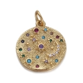 Detalle de colgante celestial dorado con estrellas y luna de cristales de colores - Gema Arcoiris Luna Estrella(CX153-04) / Pendant Only (Without Chain)