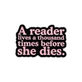 Pin's en émail noir avec citation de livre Un lecteur vit mille fois avant de mourir - Style Un Lecteur Vit Mille Vies (QHXZ1332)