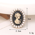 Dettaglio ravvicinato di charm cammeo con perle e dimensioni 3cm per 2.3cm - Stile Fibbia per Scarpe Trasparente / Stile Ritratto a Rilievo (C430)