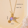 Collana a colibrì dorata con pietre sfumate viola e micro cristalli bianchi lucidi - Stile Colibrì Multicolore (2827)