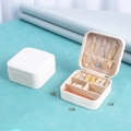Portable white square jewelry box 10x10x5cm with ring slots and hooks - 10*10*5cm / Off-white