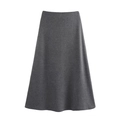 Detalle de la tela de punto gris oscuro y el corte en A de esta elegante falda larga - S / Bottoms / Gris