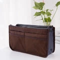 Organizador de bolso en malla marrón con nailon gris y doble cremallera metálica - café