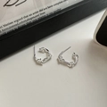 Minimalist S925 sterling silver twisted knot C-shaped earrings with a polished finish - 925 Silver / Silver (EHI064)