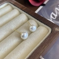 Elegant bow-shaped pearl stud earrings with sparkling crystals in golden finish - E5764 Silver Pin-White (6mm)