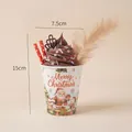 Kunstmatige kerstijsbeker decoratie met bruine crème en Kerstman-motief - Koffiecrème + Chocolade Bloem