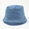 Sombrero de pescador de mezclilla lavado vintage para mujer con costuras y bordes deshilachados - M (56-58cm) / Azul Medio & Blanco