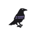 Spilla corvo in smalto con scritta viola No Mourners No Funerals e finitura nera - Corvo con Citazione