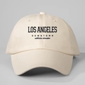 Détail de l'imprimé Los Angeles athletic director sur casquette de baseball beige - Taille unique / Poche zippée