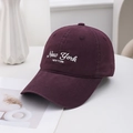 Casquette de baseball en coton lavé violet foncé avec broderie New York de qualité - Violet