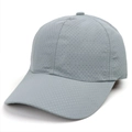 Dettaglio del cappellino grigio chiaro con fori laserati per una traspirazione superiore - Grigio chiaro
