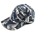 Detailopname van een gestructureerde honkbalpet met hippe blauwe sneakers graffiti print - M (56-58cm) / 2# Blauw-Witte Canvas Schoen Print