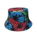 Dettaglio di un cappello a secchiello colorato con stampa di palme e motivi patchwork - Multicolore Patchwork Nero Palma (C)