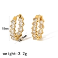 Détail de boucles d'oreilles dorées en zircon, dimensions 18mm x 18,5mm et poids 3,2g - Style de Créoles avec Zirconia Rond (TE6623)