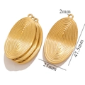 Detailansicht goldener ovaler Anhänger mit Hammerschlagstruktur und Maßen 47,5mm x 25mm - Oval / Gold