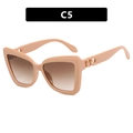 Beige cat eye sunglasses with brown gradient lenses and gold chain hinge detail C5 - Orange Pink Frame Gradient Tea Lens