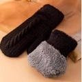 Guanti invernali in maglia da donna con motivo a trecce nere e stile con trama in peluche - Nero