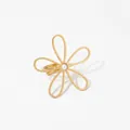 Anello regolabile in acciaio inossidabile dorato 316L con fiore e perla bianca - Anello Di Perla Con Fiore Svuotato / Oro (KD676)