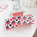 Pince à cheveux rose en forme de cœur avec imprimé LOVE dans un style minimaliste - Cœur bicolore - Rectangle