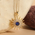 Collana con ciondolo a sole dorato con zircone blu intenso e placcatura in oro 14K - Blu Reale