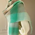 Écharpe châle à carreaux dégradés vert menthe, café et blanc crème au fini velouté - Style Grand Châle / Frange Beige Kaki Vert