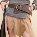 Détail d'une ceinture en cuir marron avec rivets en laiton et boucle ronde - 28# Marron Clair Géométrique Rivet