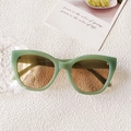 Occhiali da sole cat eye chic con montatura verde chiaro trasparente e lenti marroni - Verde