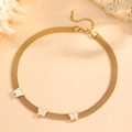 Gargantilla de malla dorada con colgantes de mariposas blancas y baño de oro de 18 quilates - Collar de Mariposa Dorado (D813)