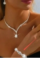 Parure de bijoux de mariage en argent avec collier en V en cristal, boucles et bracelet - Ensemble trois pièces / Argent