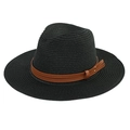 Détail du chapeau Fedora en paille tressée noire avec ruban en cuir marron et clous - 58cm / Noir