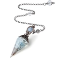 Détail d'un pendule en cristal d'aigue-marine avec capuchon en métal bronze et chaîne - Aigue-marine