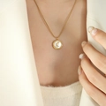 Collana in acciaio al titanio dorato con pendente in madreperla bianca e mezzaluna - Collana-40+5cm / Oro