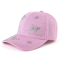 Détail de la casquette rose avec motifs de papillons en strass brillants et cristaux - Rose