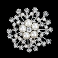 Elegante spilla a fiocco di neve argento con perle bianche e strass scintillanti - Argento (Forma di Fiocco di Neve) (C005-A)