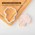 Stampo per biscotti campana di Natale con biscotto decorato rosa, 6,4x8,2 cm - PC0251-Taglierina Campana di Natale